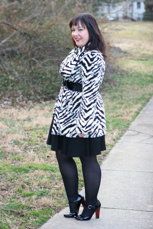 curvy fashion blogger
