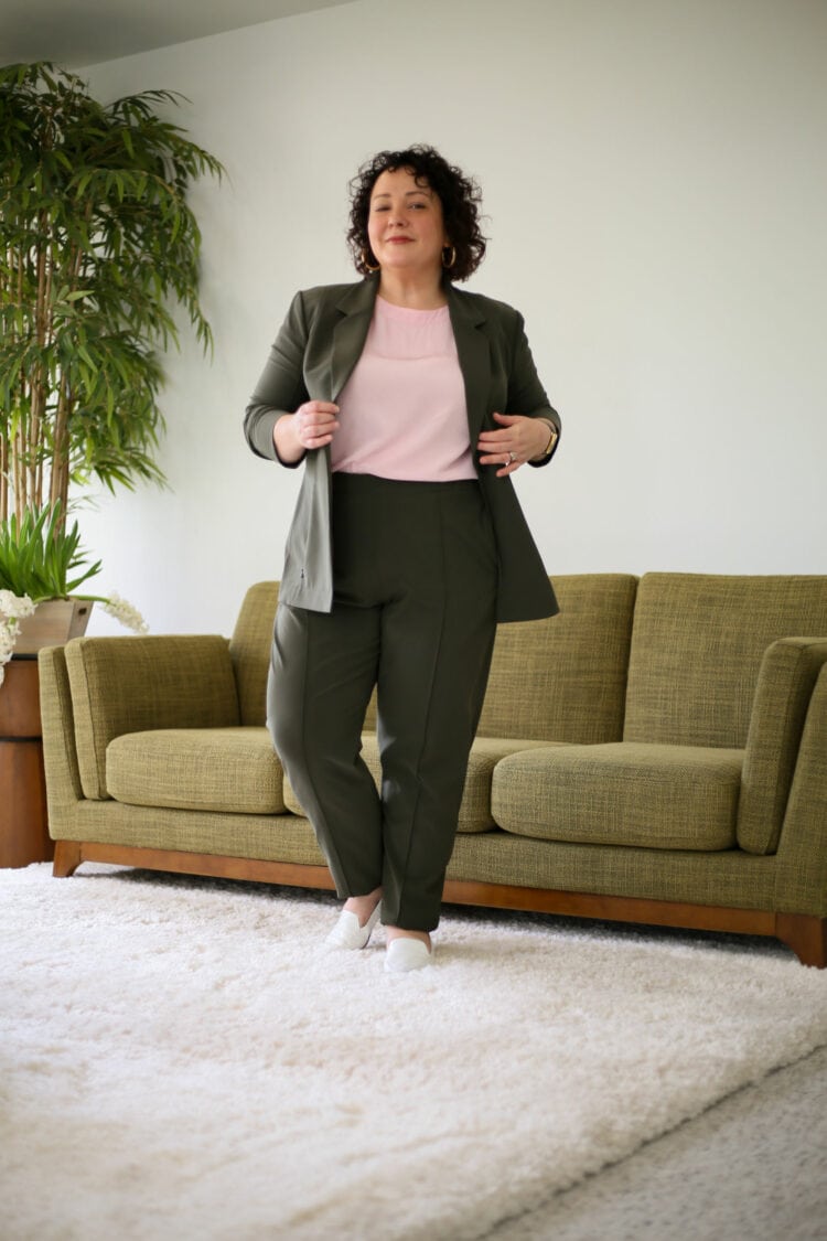 Alison Gary of Wardrobe Oxygen wearing an M.M.LaFleur OrigamiTech suiting jacket and pants with a washable silk t-shirt.