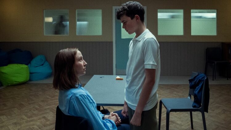 adolescence netflix boy and therapist