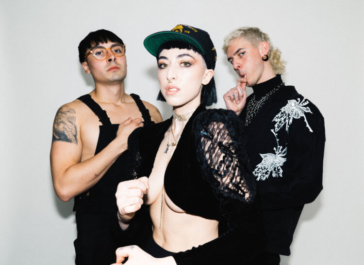 Weekend Reads 9/20/25 8 pixel grip