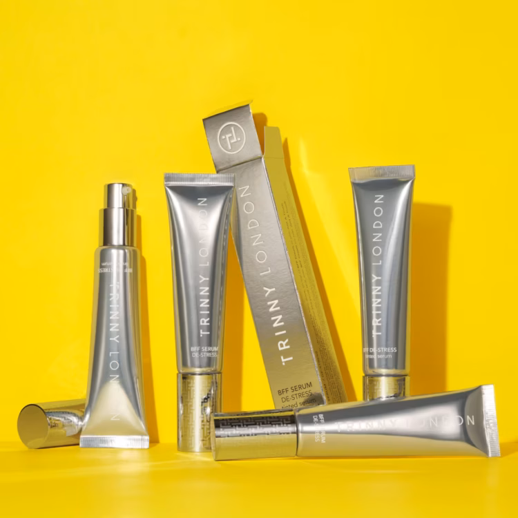 Over 40 Trinny London Skincare Review 5 241214_TRINNY_LDN_HYBRIDS_S11_BFF_DESTRESS_0306_MAIN_F1_Tighter-CROP_1000x1000