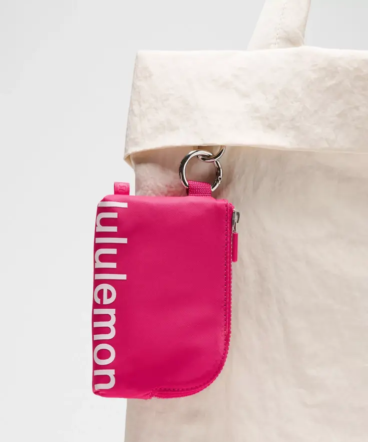 lululemon clipable card pouch