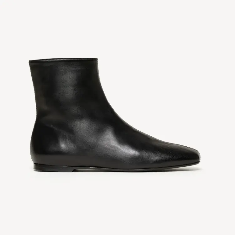 Black Ankle Boots The Una Bootie from M.Gemi is a great black leather boot that will stand the test of time