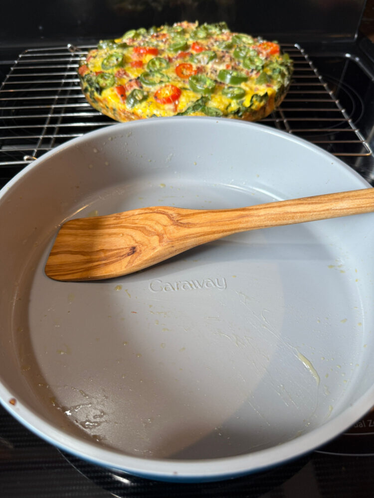 Caraway Bakeware Review baking a frittata in the caraway home round pan from the baking set