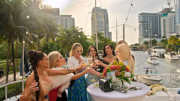 Weekend Reads for January 10 & 11 5 members only palm beach yacht party