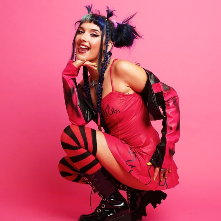 Weekend Reads for the End of February 11 delilah bon